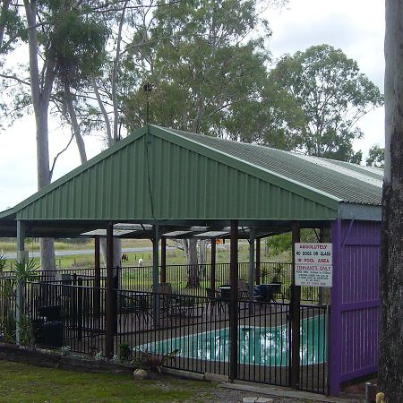 Greenacres Motel / Van Park Benaraby Екстериор снимка