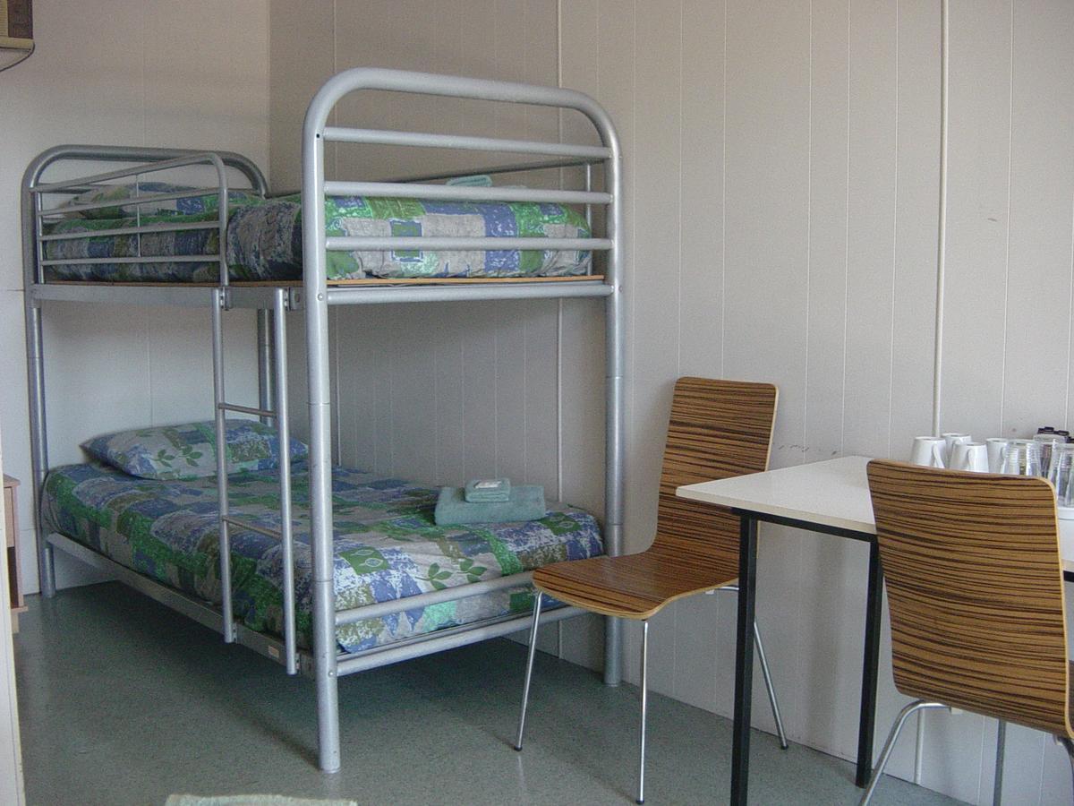 Greenacres Motel / Van Park Benaraby Екстериор снимка